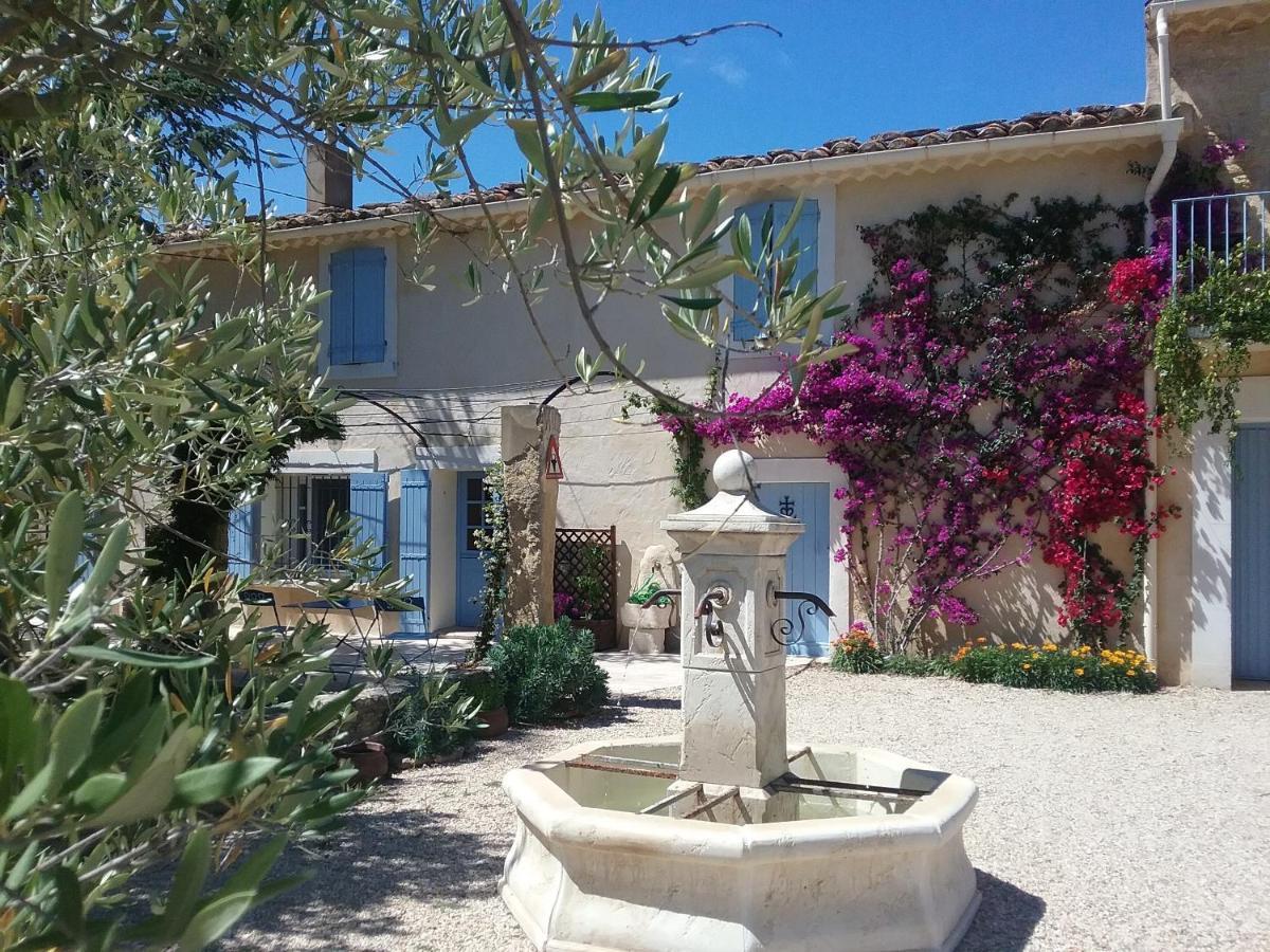 Mas Des Bougainvillees Sernhac Dış mekan fotoğraf